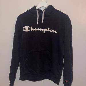 Använd svart Champion hoodie.  Storlek S. 
