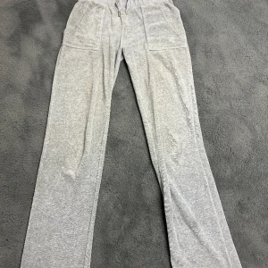 Juicy couture - Som nya men säljer då de är för små för mig. Pris kan diskuteras.