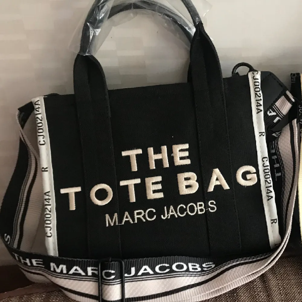 Helt ny modell ToteBag väska Marc Jacobs . Väskor.