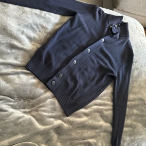 Kofta från Mango - Mycket bra skick Storlek S Stickad från Mango