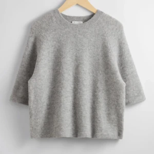 Stickad tröja - Super fin tröja från other stories men används inte❣️