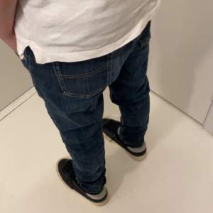 Riktigt feta jeans från tiger of sweden 🐅 Dem är i 9/10 skick 🤩 (nypris ligger på ca 1300 kr) Hör av er vid minsta fundering 💭 