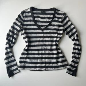 Peak Performance tröja - Grå svart randig Peak Performance långärmad tröja 💕