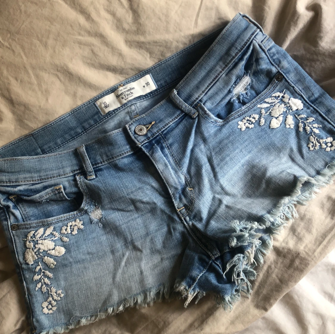 Lågmidjade shorts