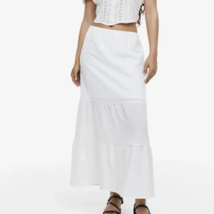 Kjol - Superfin långkjol som aldrig kommit till användning 🩷🩷🩷