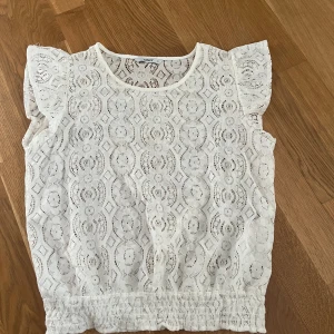 Spets topp storlek M - Knappt använd  Spets  