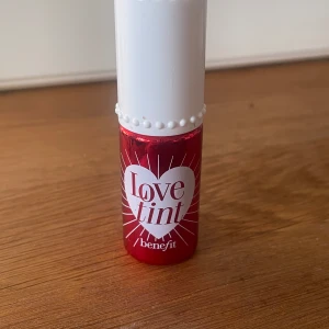 Benefit love tint - Kommer inte till användning, endast testad nypris var ca 280kr
