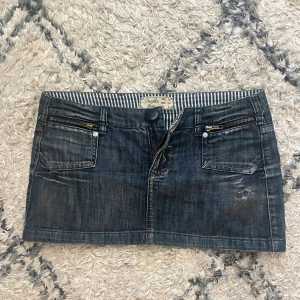 Jeanskjol - Såå snygg jeanskjol i storlek 36 midjemått är 41 cm rakt över 🩷