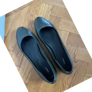 Ballerinaskor från Filippa K  - Mycket bra skick. Knappt använda. 