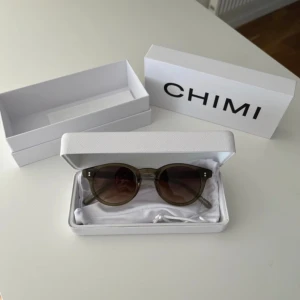 Chimi solglasögon  - Helt nya oanvända 