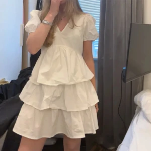Klänning  - En jättefin volang klänning från zara💗💗