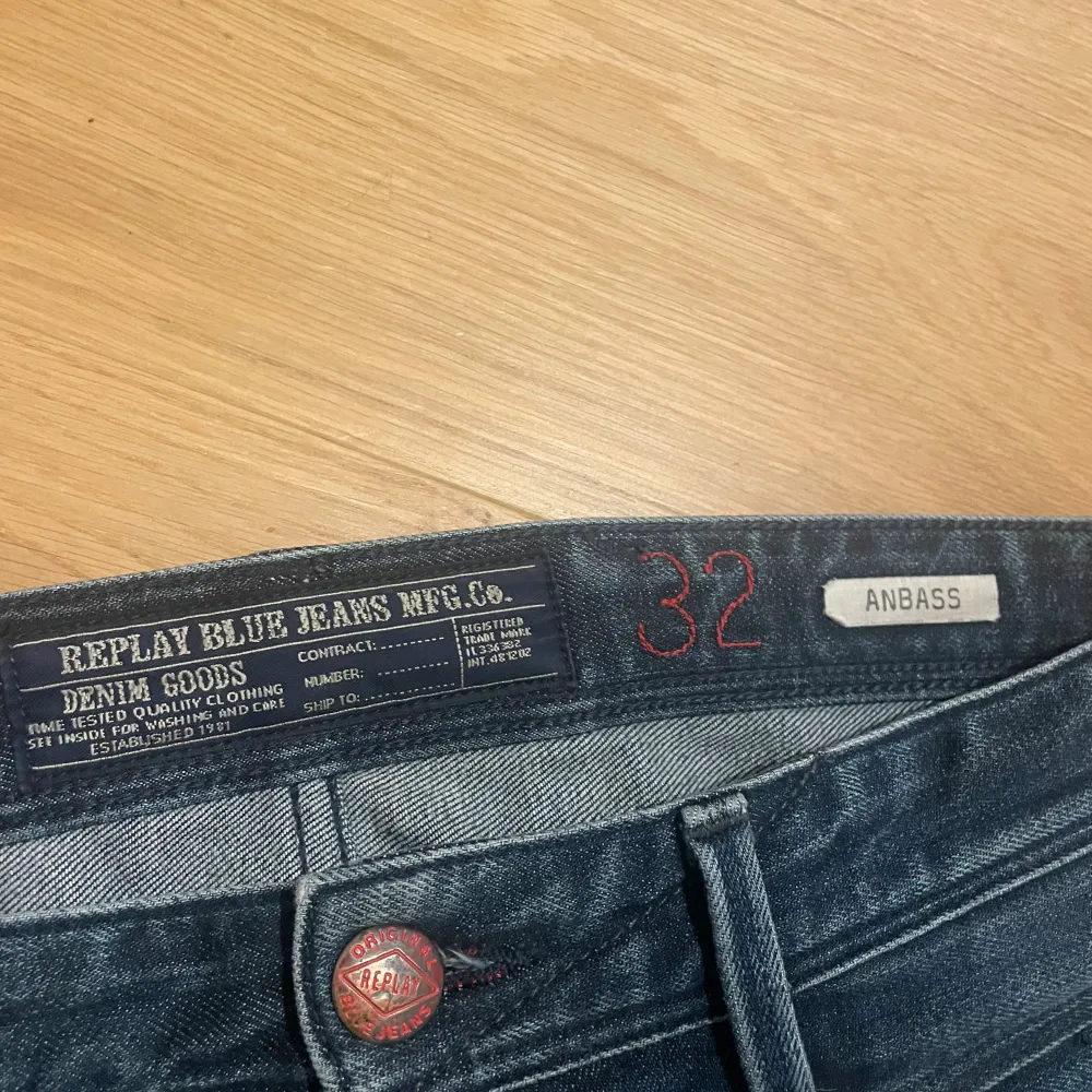 Snygga jeans, använda ett fåtal gånger. Strl 32.. Jeans & Byxor.