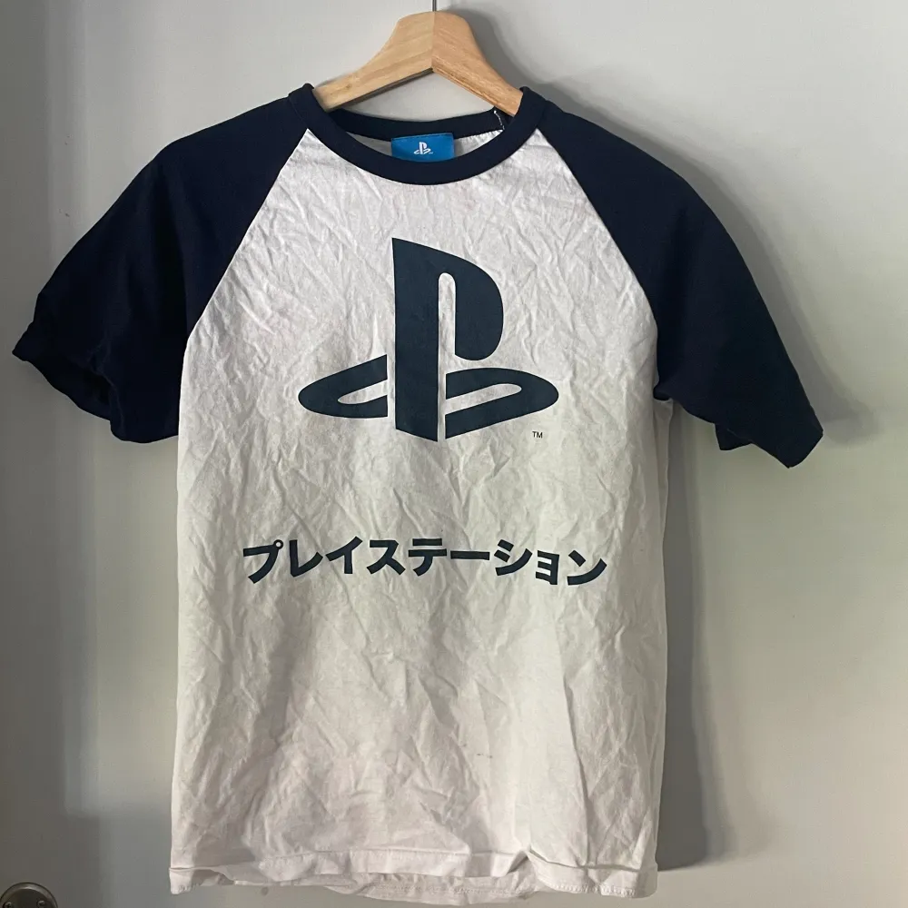 Japanese Playstation 4 tee. T-shirts.
