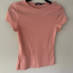 Rosa tröja  - Använd enstaka tillfällen 