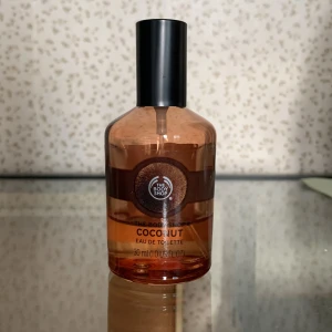 The Body Shop parfym - Köpt för några år sedan men används inte längre. Den luktar gott och har ungefär 1/3 kvar 🤗