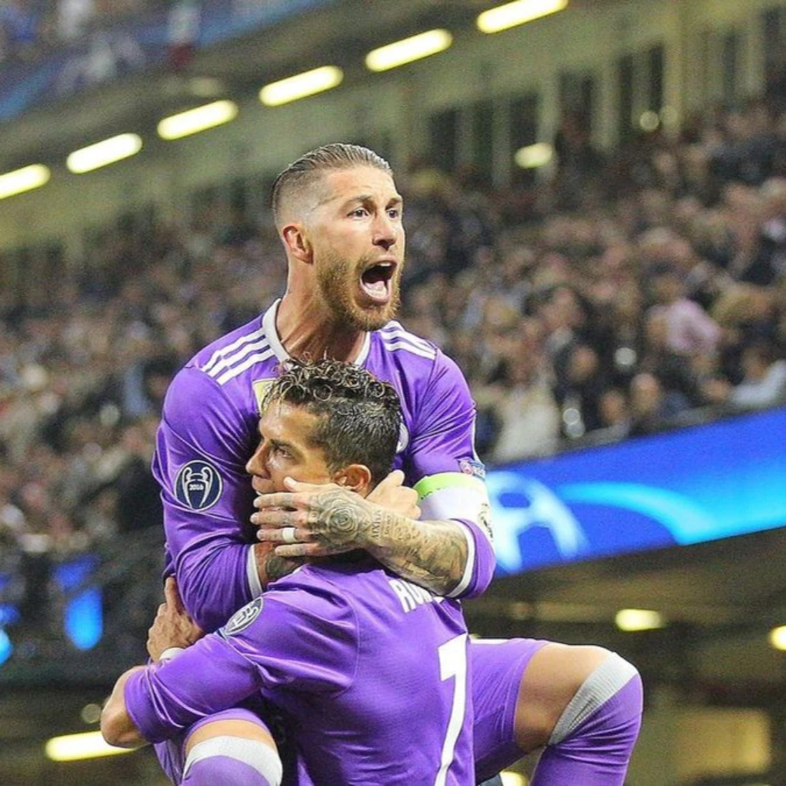 Real Madrid 16/17 borta - 92