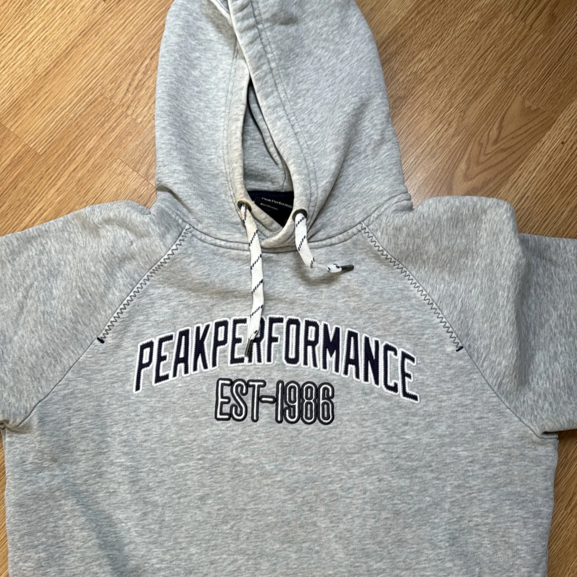 Peak performance hoodie - 91