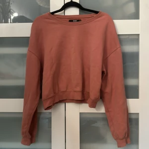 Korall sweatshirt - En skön sweatshirt från BikBok i storlek S!! 😋