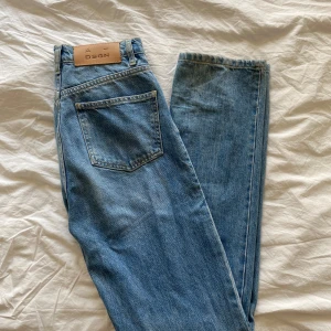 a-dsgn jeans! - jeans från a-dsgn! väldigt sparsamt använda🫶