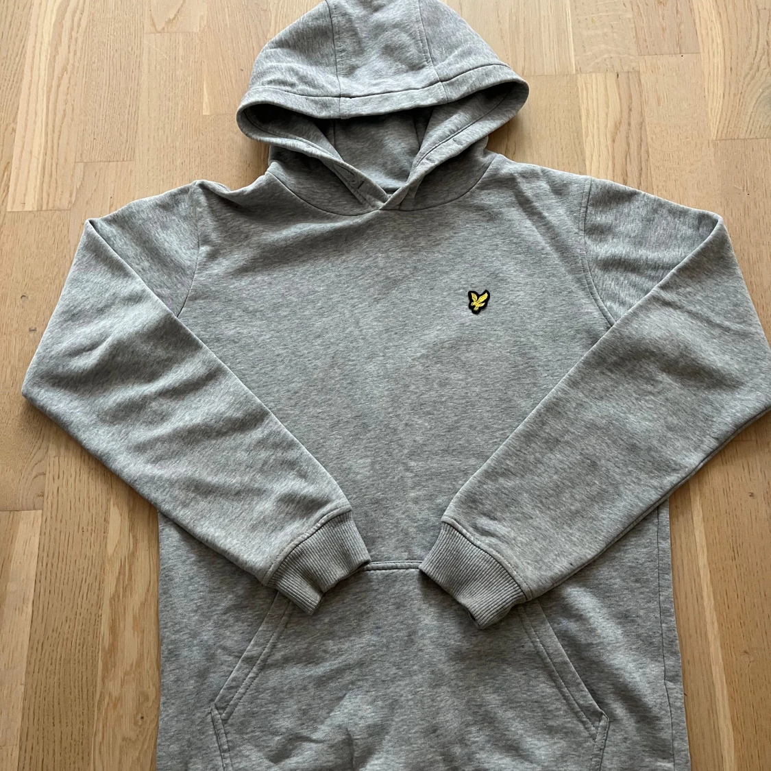 Grå Lyle & Scott hoodie