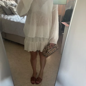 Virkad kort kjol  - En jätte söt och somrig virkad kjol från zara som som inte kommer till användning!