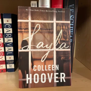 Layla  - Bok i bra skick! Jätte bra thriller bok.