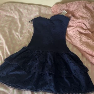 Mini smock dress - Mini klänning från Ginatricot, aldrig använd🩷