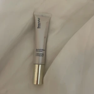 Concealer  - En concealer från beauty act. (Aldrig använd) i färgen NO.02C💘