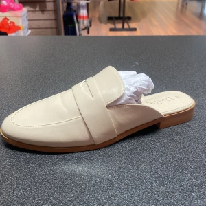 Beige skor  - 36,37,38,39