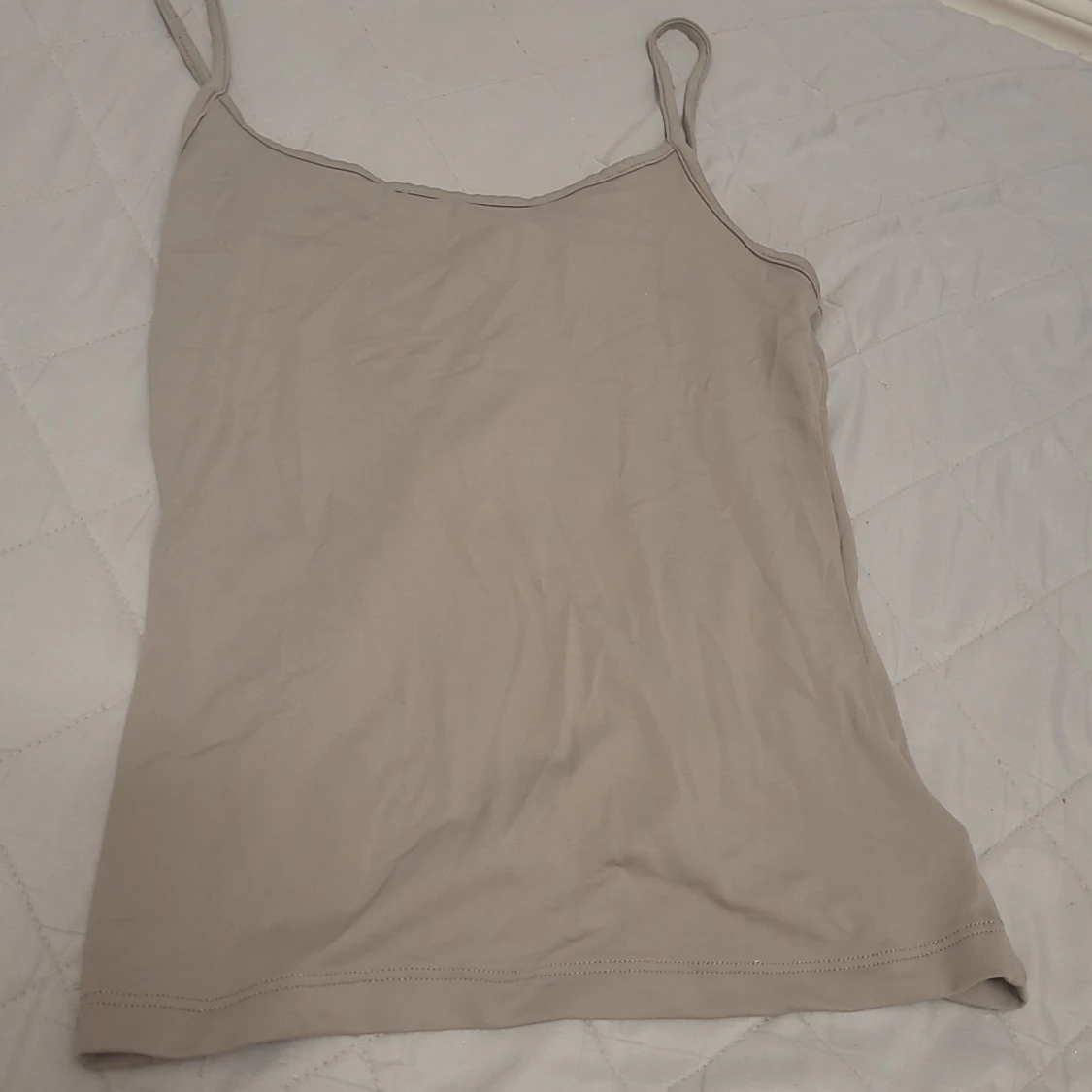 Grått linne och svart linne