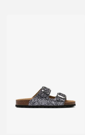 Sofie Schnoor - Säljer ett par helt nya Sofie Schnoor-sandaler i storlek 38. Använda en gång väldigt snabbt men insåg att det var förstora för mig.  Köpta för 949kr.