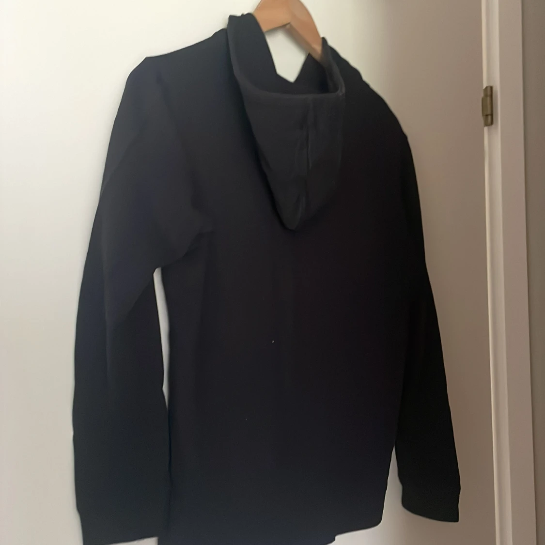 Svart huvjacka från Studio Total - 90