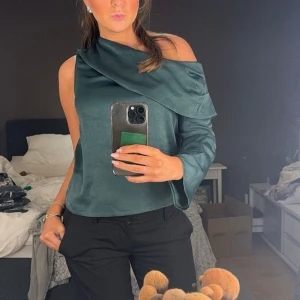 Grön topp - Så himla fin och unik topp!