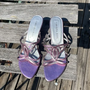 Klackskor  - Svinsnygga klackar i bra skick. Säljer pga något för små