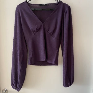 Blus från bikbok❤️ - Super gullig lila blus från bikbok som ej kommer till användning💗