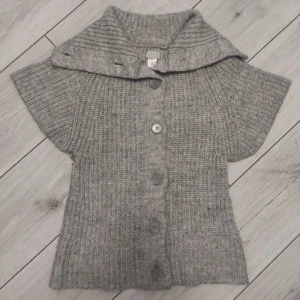 kofta - söt kofta i storlek xs💕inga hål eller skavanker 