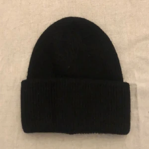 Svart mössa - Svart mössa🖤 endast provad🥰