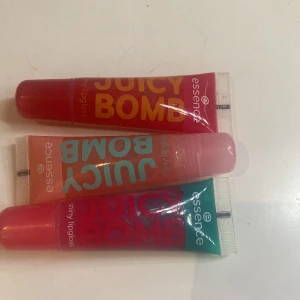 Juicy bomb - Priset är för alla 3 1 kostar 10kr Den i mitten är använd men det finns kvar men den längst upp är oanvänd 