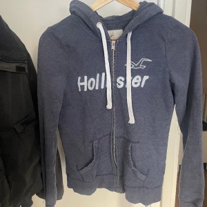 hollister hoodie - bra skick, skriv vid frågor/fler bilder :)