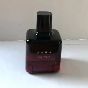Red vanilla parfym                                               Fick den som present men kom aldrig till användning                                                         Finns inte kvar i Zara men kostade ~500kr