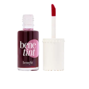 Benetint  - Säljer denna hypade Benetint cheek & lip stain blush!🥰Den är endast använd 2 gånger, så näst intill oanvänd! (Se andra bilden)🫶🏼Blir otroligt fin på! nypris för denna 6 ml ligger på 279 kr!