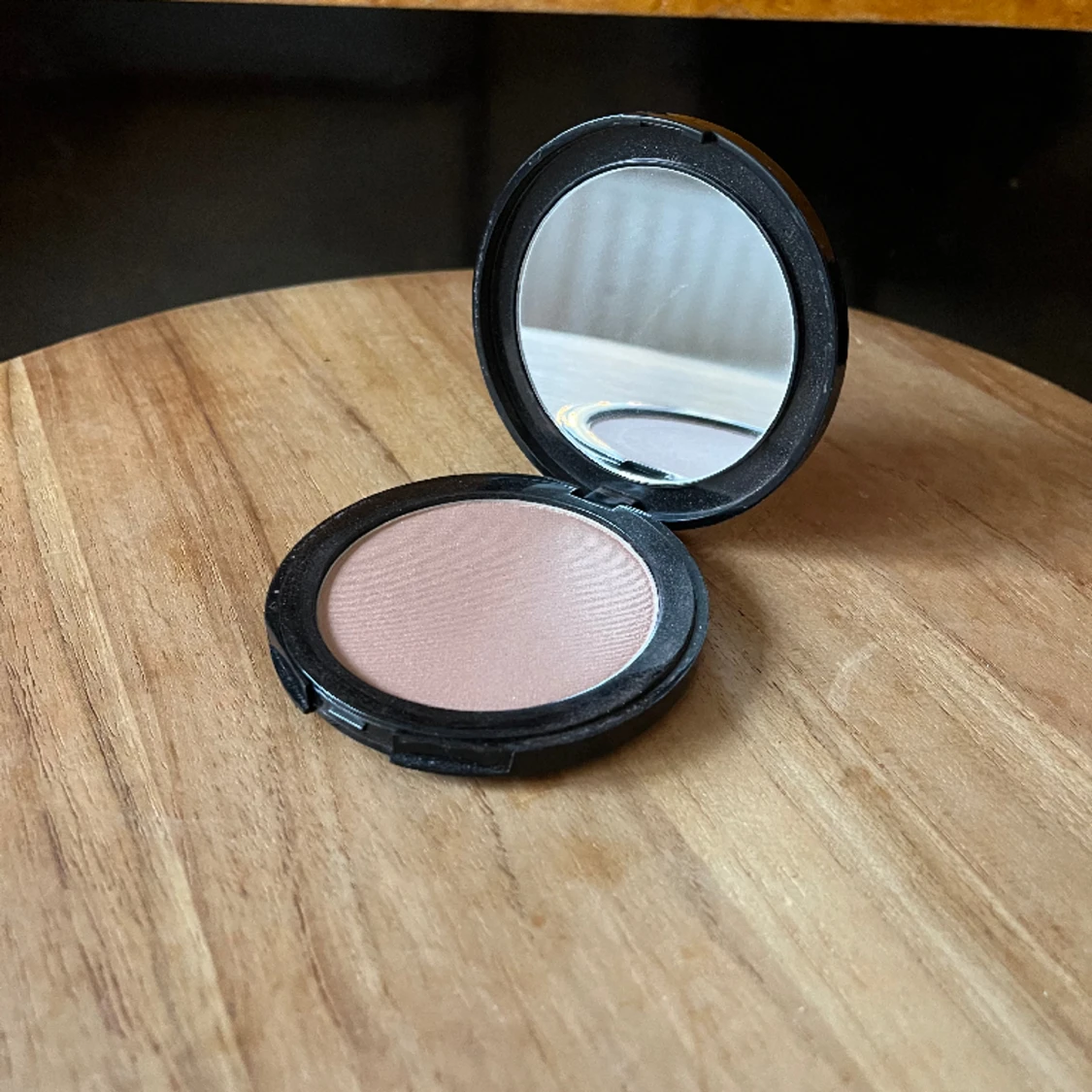 Sunlight Bronze glō minerals