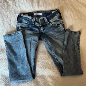 Hej, säljer/byter pepe jeans strl 25 ❤️