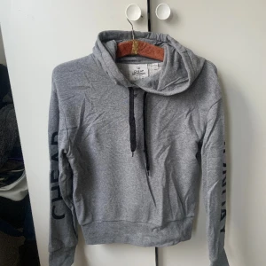 Cheap monday hoodie - Används ej längre och är i fint skick