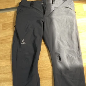 Knappast andvända haglöfsbyxor  - Inget trasigt och bra kvalitet andvänt 3 gånger