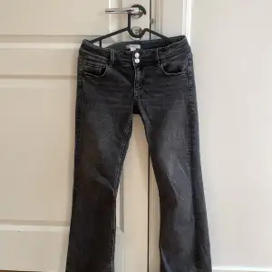 Söta jeans från Gina Young 😻😻kommer ej till användning på grund av de är för korta för mig❤️frakt ingår ej