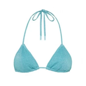 blåglittrig bikini💘 - jättesöt blåglittrig bikini från hm💕 det är en underdel till också! aldrig använd💖