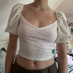 söt topp  - Jättefin topp till sommaren. Lite liten i storlek 