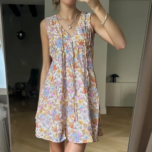 Klänning  - Söt sommarklänning perfekt till midsommar💕💕💕💕
