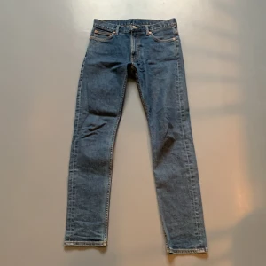 Weekday jeans - Blåa weekday jeans